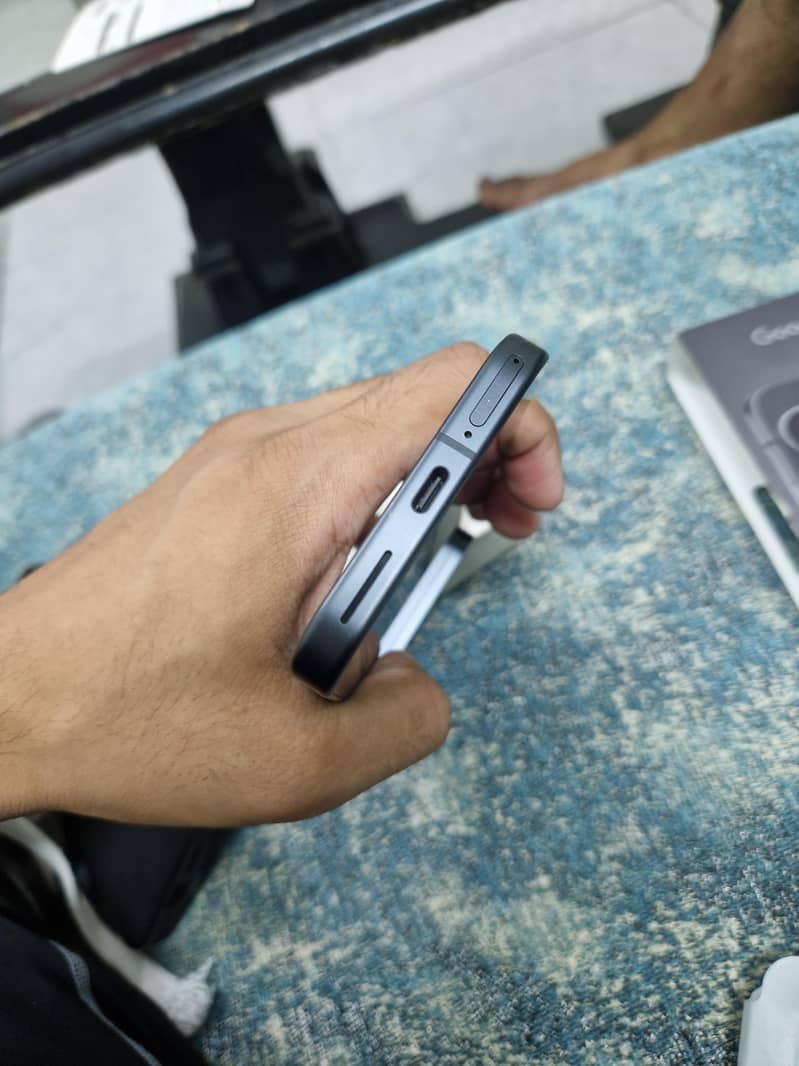 Google Pixel 9 4
