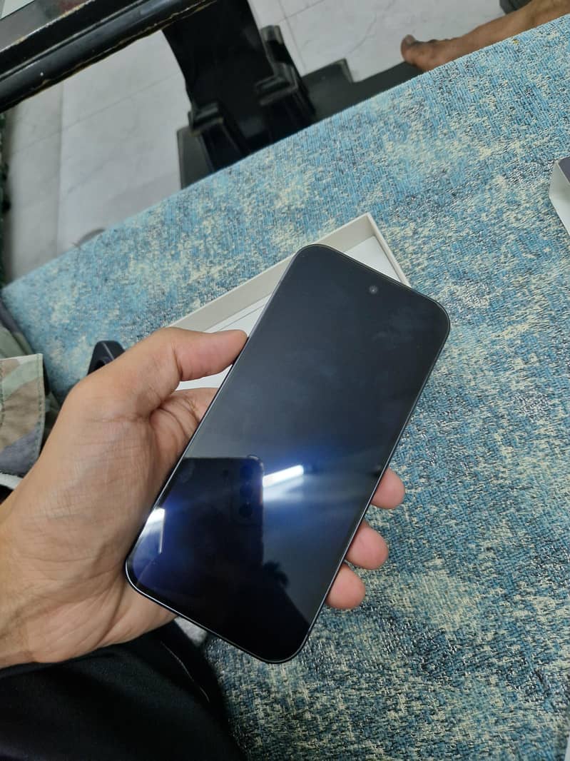 Google Pixel 9 5