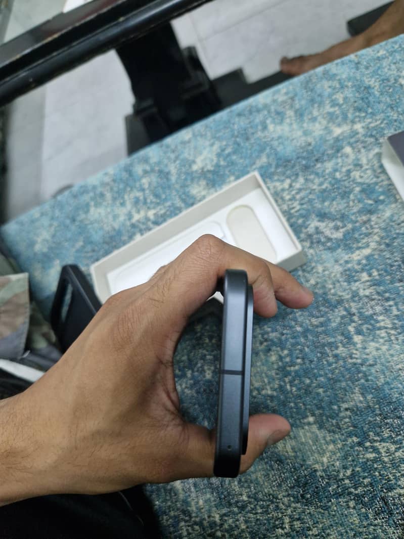 Google Pixel 9 6