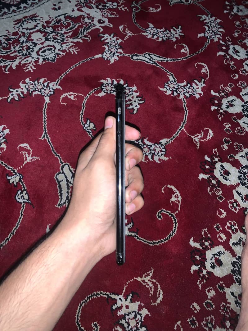 Apple iPhone 7 Plus 1