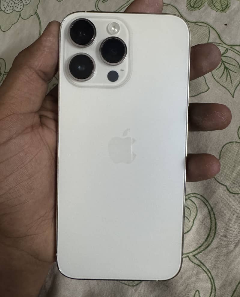 Apple iPhone 14 Pro Max 6