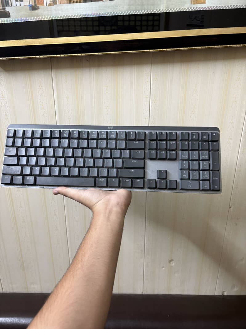 Logitech mx keys 4