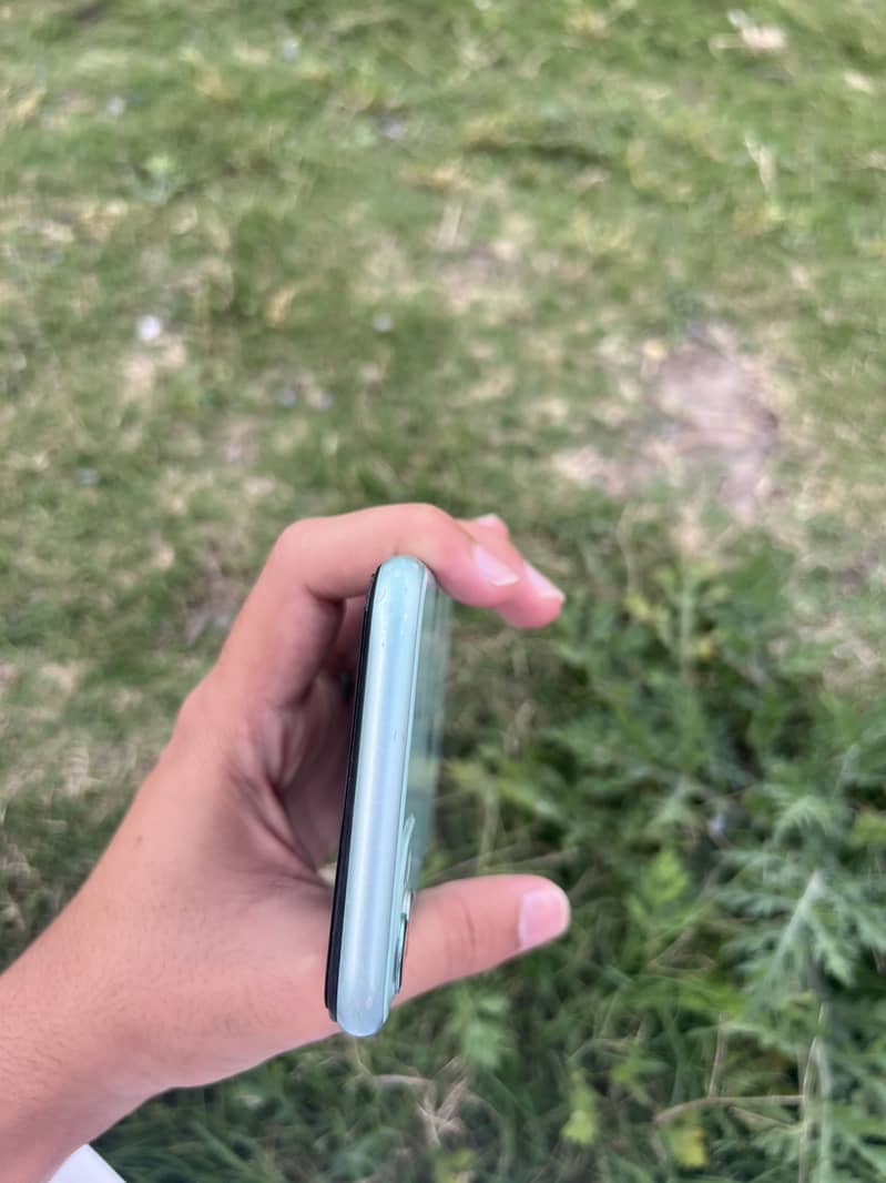 iPhone 11 2