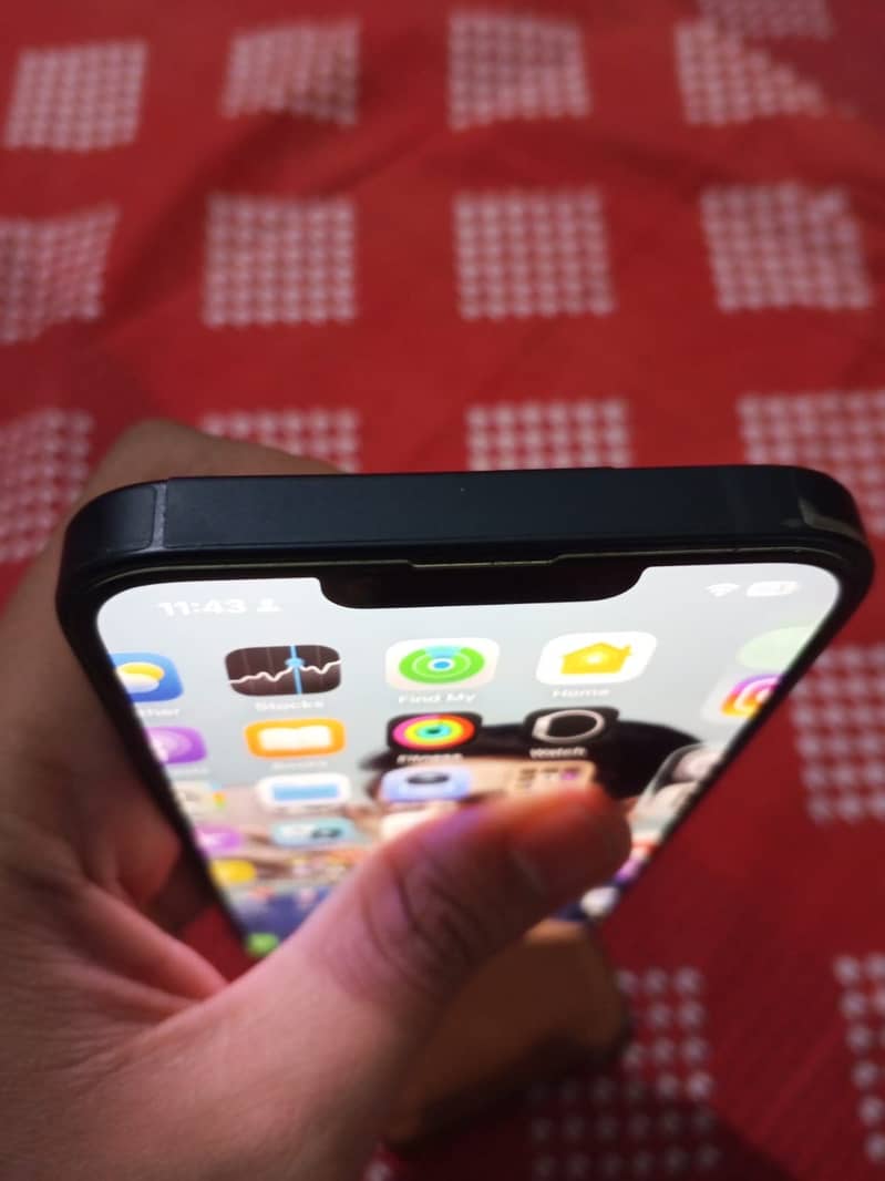 Apple iPhone 14 4