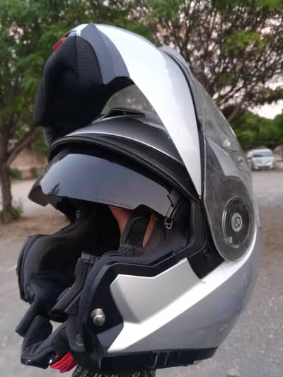 C3 pro helmet with in build muc and sound system