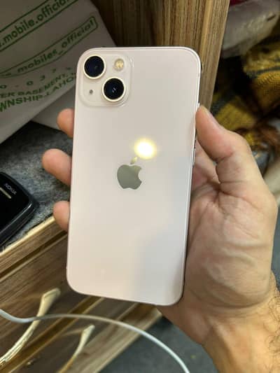 Apple iPhone 13