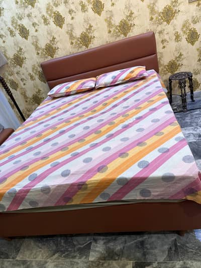 Queen size Bed with setty, 2 single seat sofa and small table