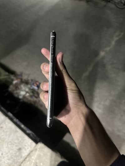 Apple iPhone 11 Pro Max 64gb white colour total original