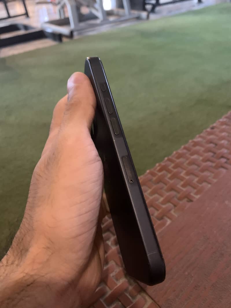 iPhone 15 Pro  model full box 6