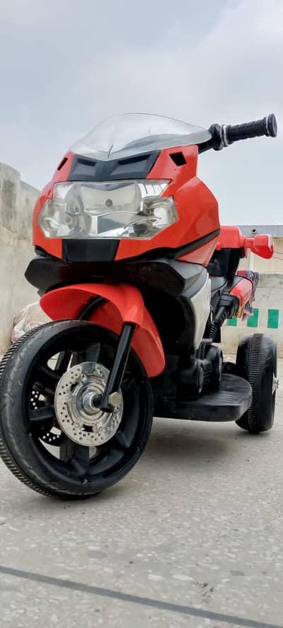  Kids Electric Sports Bike (3 Wheel) - Excellent Condition + New Ba