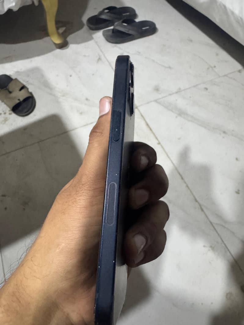 Apple iPhone 13 4