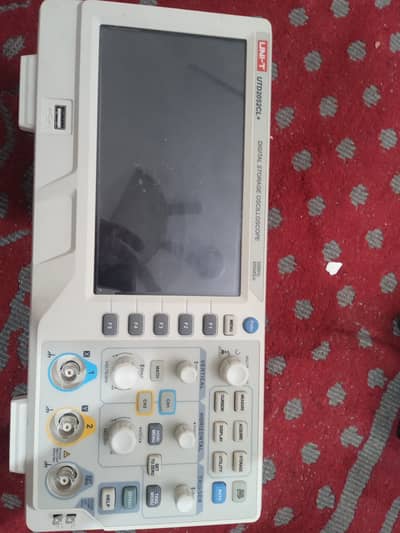 Uni_T UTD2052CL + Digital Storage Oscilloscope. 50MHz bandwidth channe