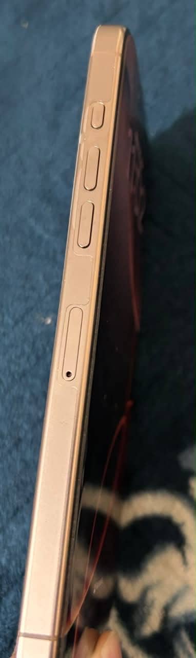 Iphone 16 pro max 10/10 condition dual pta approved  BH 100 CC 171