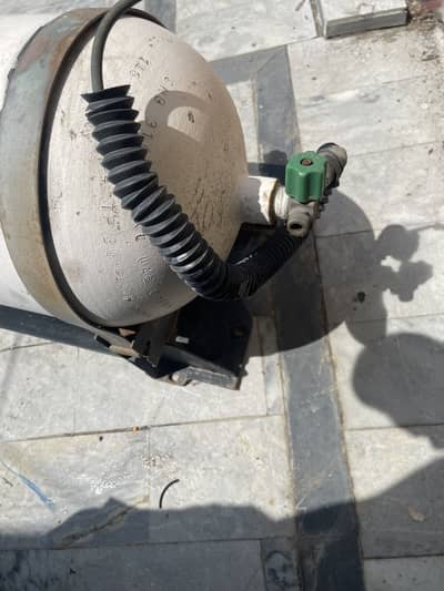 CNG cylinder with kit
