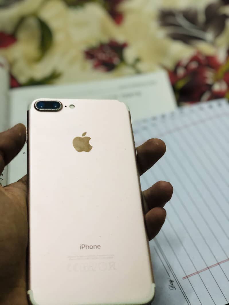Apple iPhone 7 Plus 1