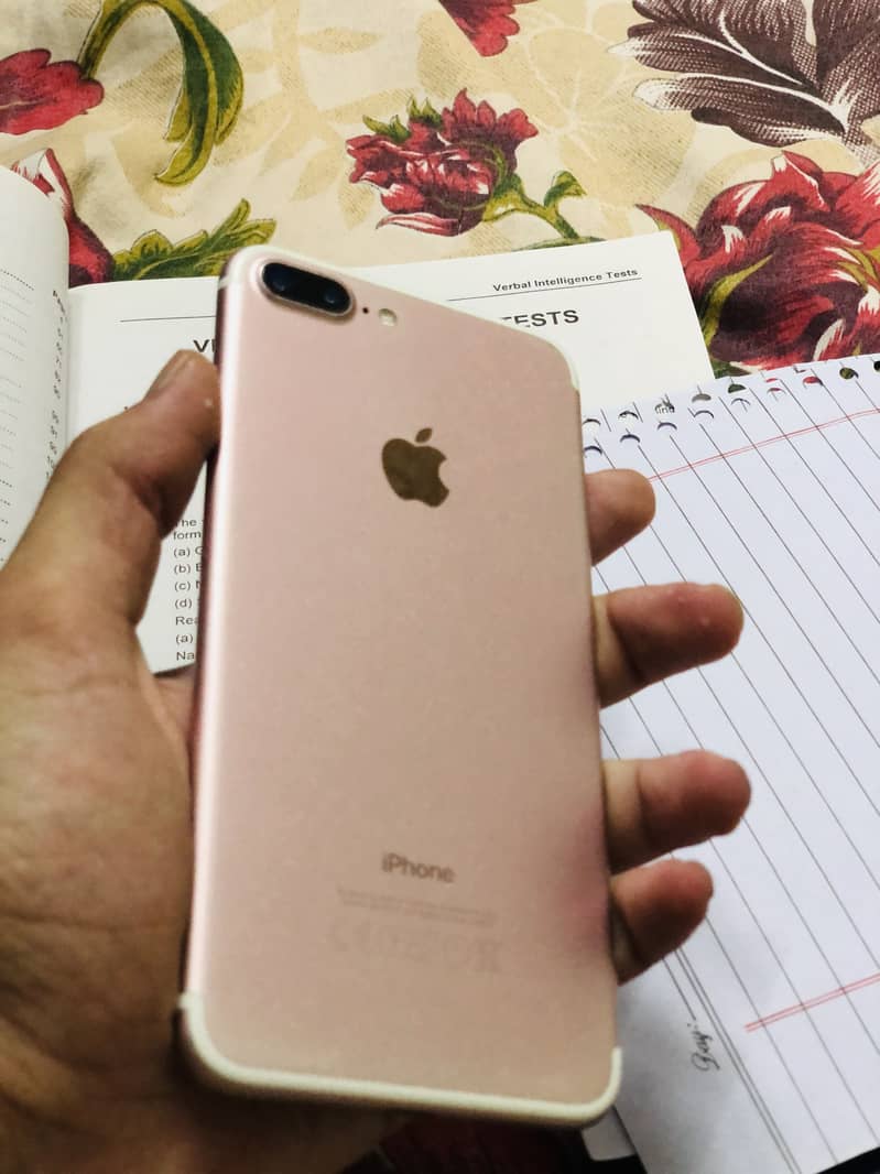 Apple iPhone 7 Plus 5