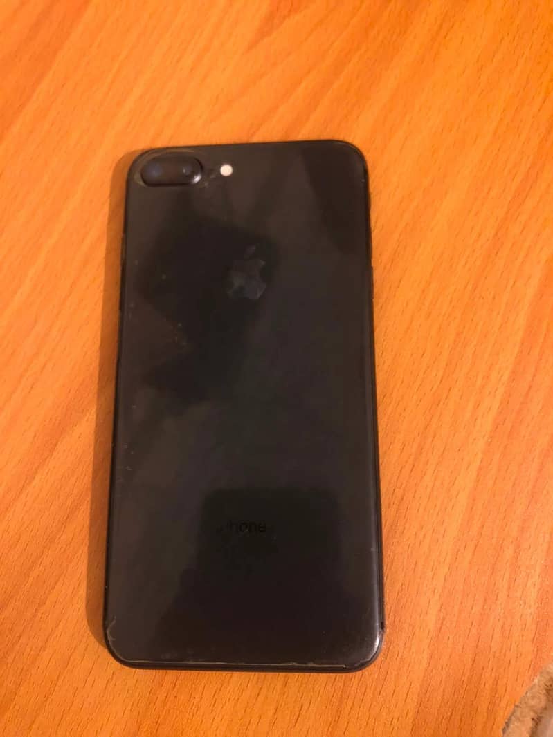 Apple iPhone 8 Plus 1