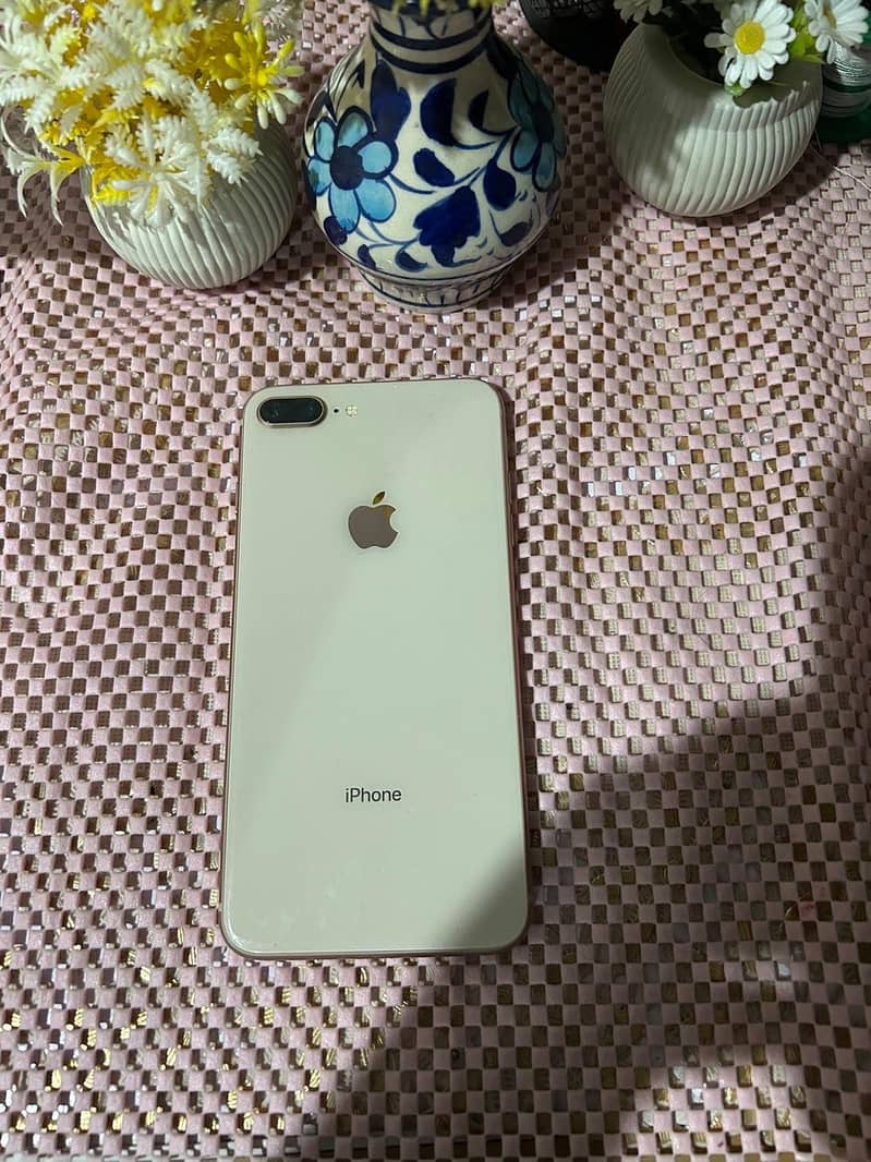 Apple iPhone 8 Plus 0