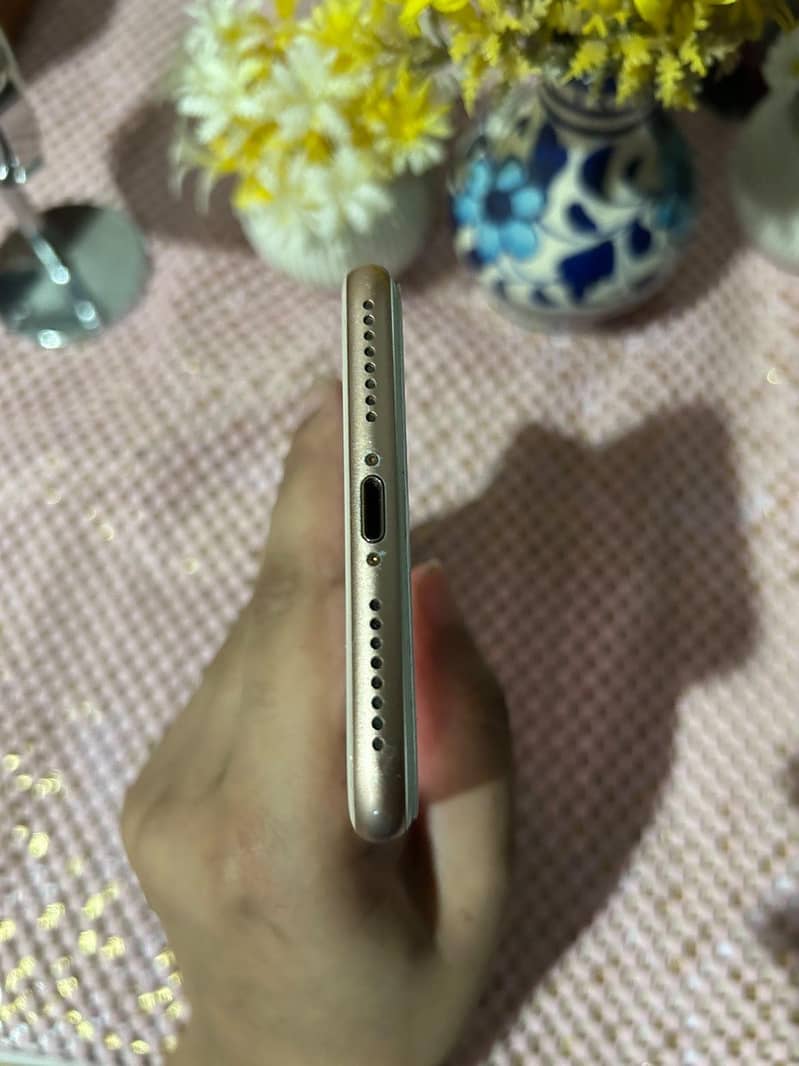 Apple iPhone 8 Plus 5