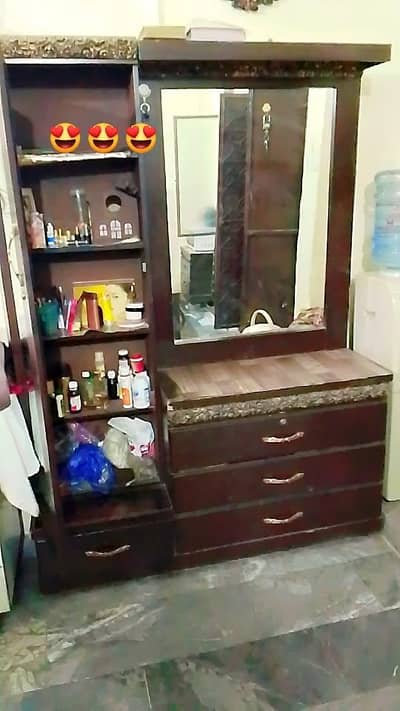 dressing table