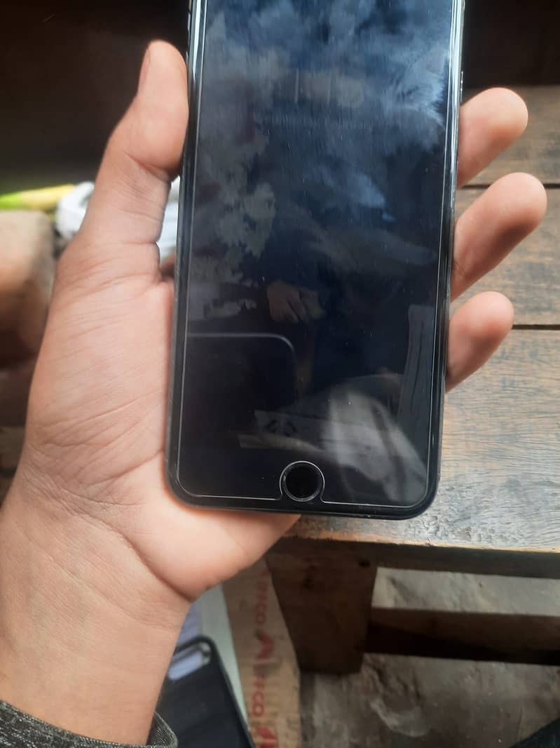 Apple iPhone 7 Plus 13