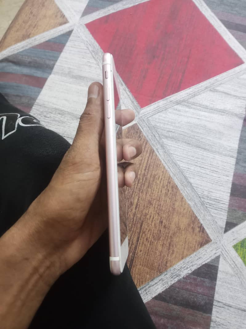 Apple iPhone 7 Plus 2
