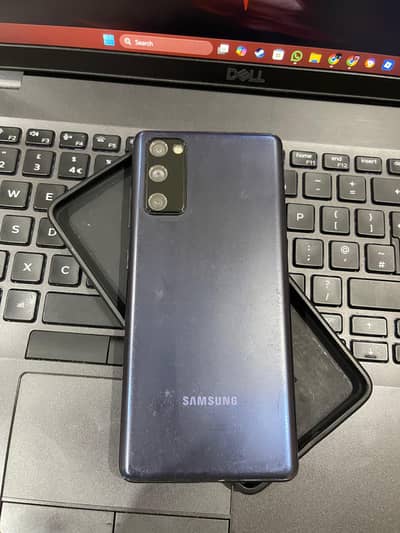 Samsung Mobile S20 FE Snapdragpn 865 best for gaming and normal use.