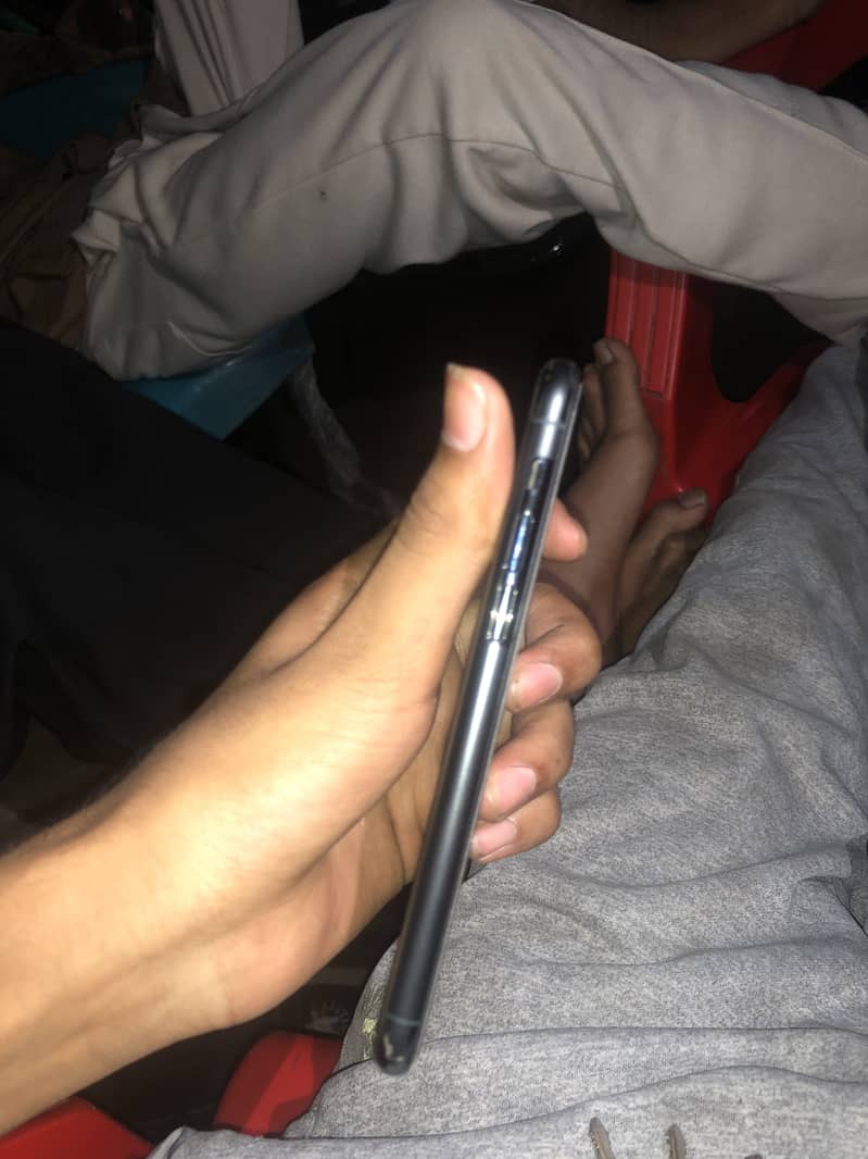 iPhone 11 Pro 5