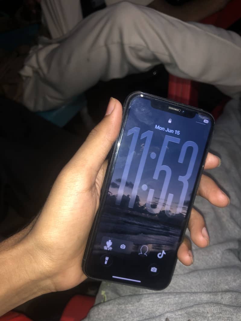 iPhone 11 Pro 6