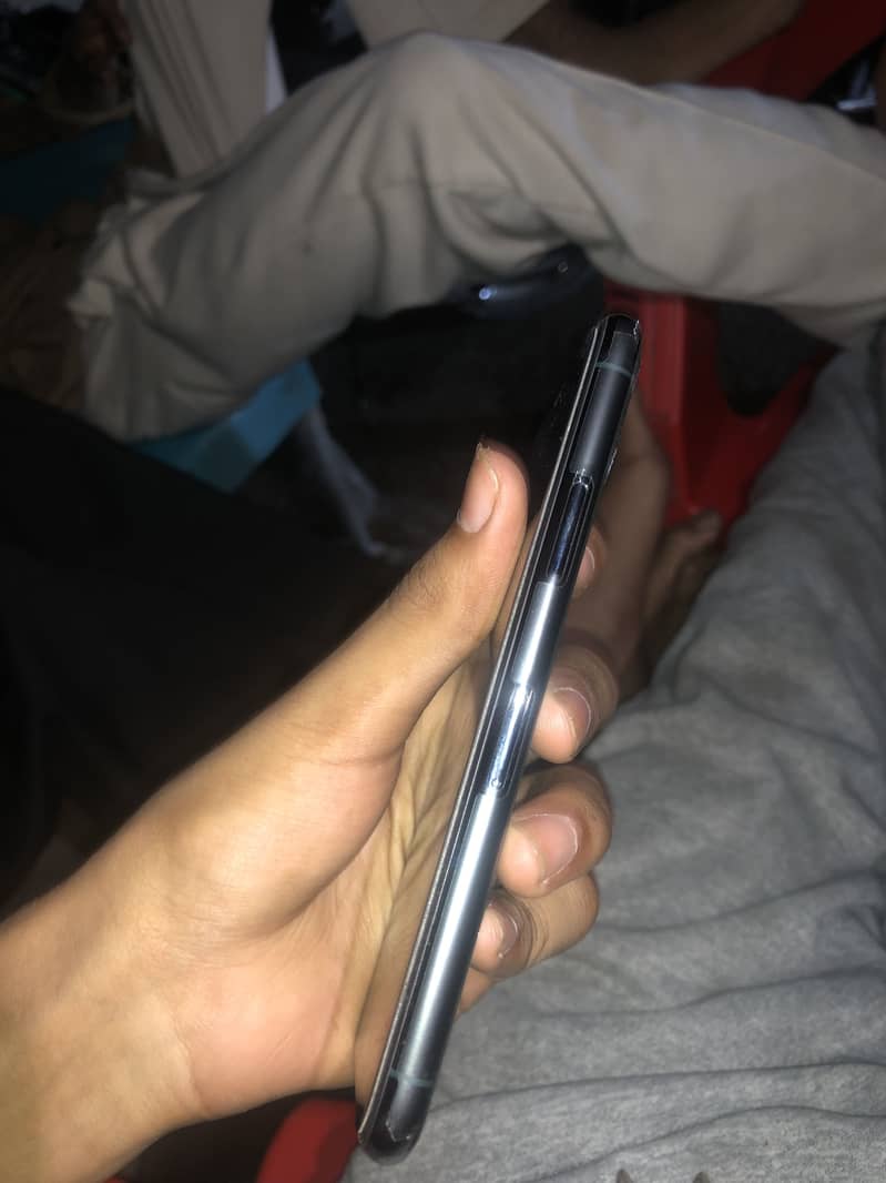 iPhone 11 Pro 7