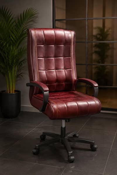 Executive Chair / Office Chair / Revoloving Chair