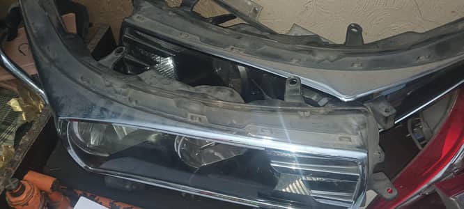 Corolla Grande 2017 Headlights