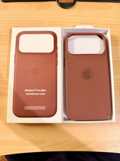 iPhone 17 Pro Max TechWoven MagSafe Premium Case – Excellent Condition