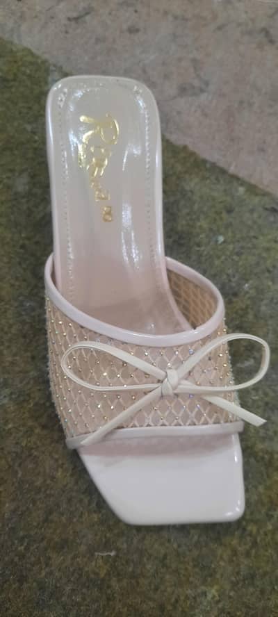 readsea shose or all colour or size available ha