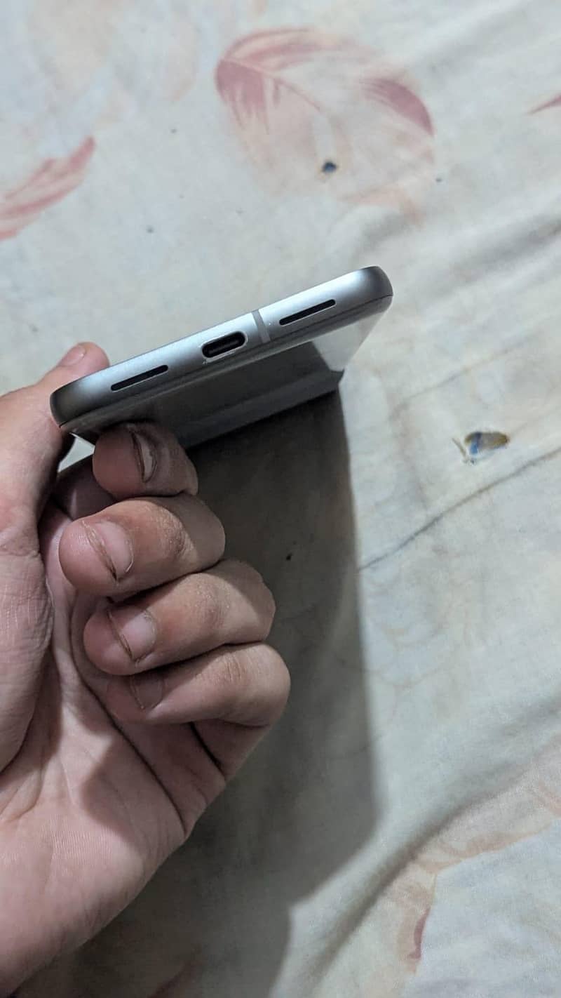 Google Pixel 8 2
