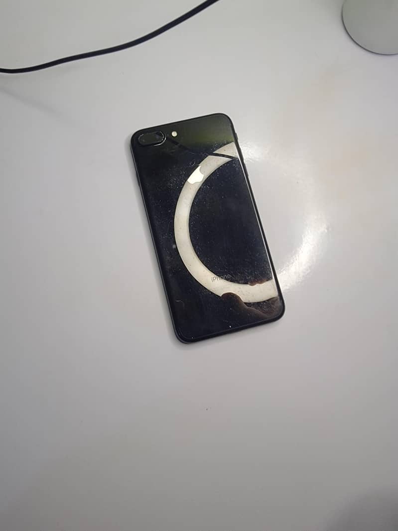 Apple iPhone 7 Plus 1