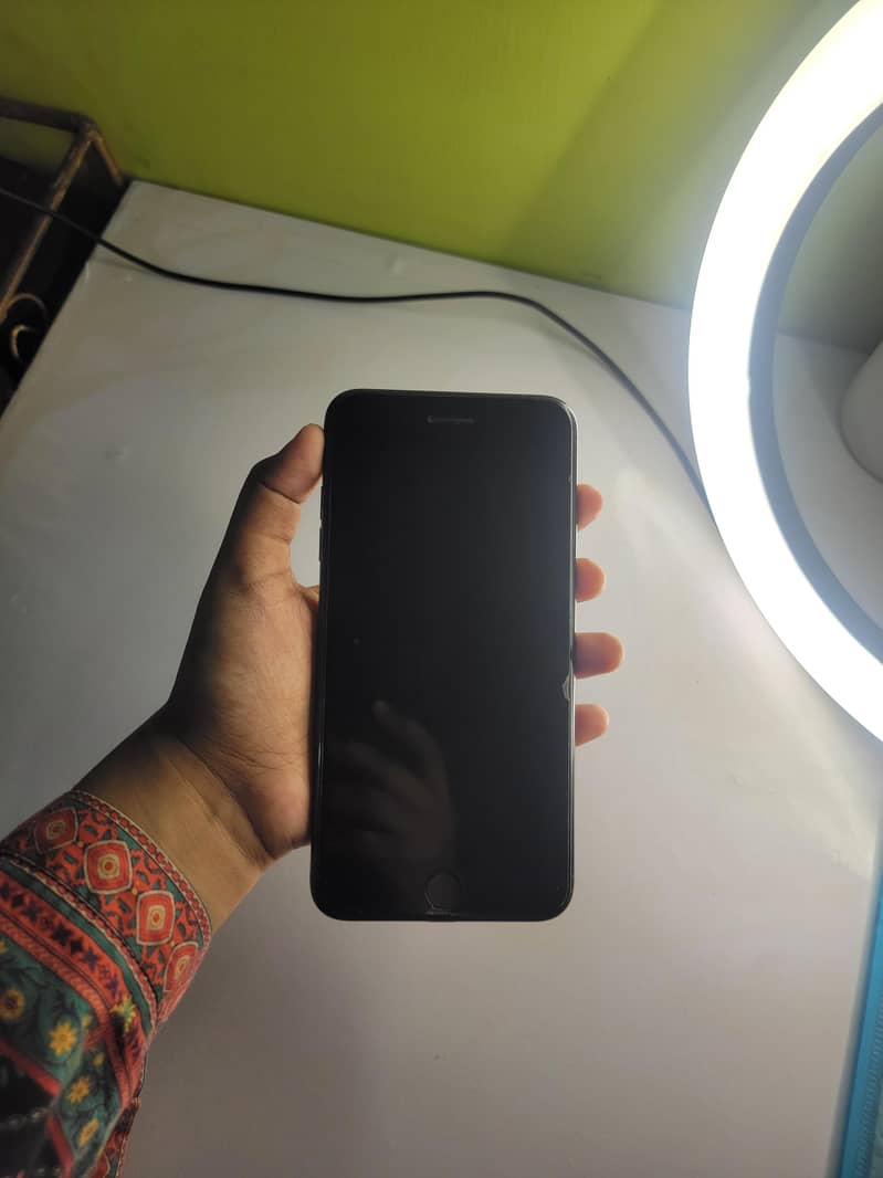 Apple iPhone 7 Plus 3