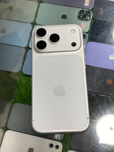 iPhone 17 pro J. V