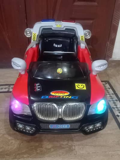 Kids rechargeable Car with Remotecontrol All ok working condition