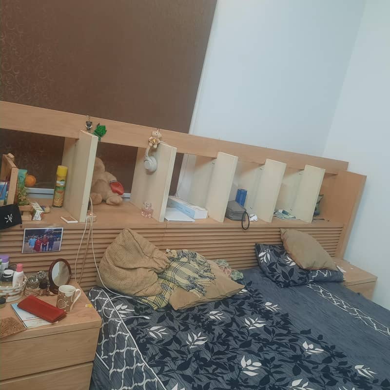 King size bed 1