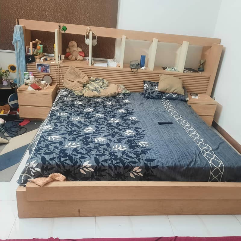 King size bed 3