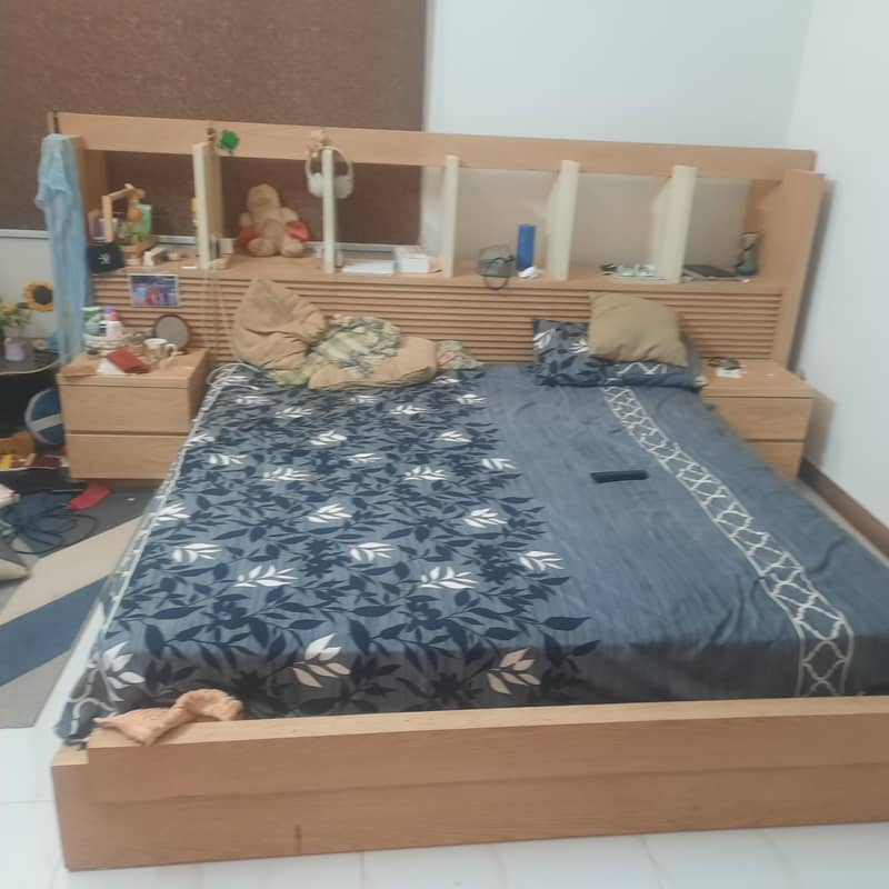 King size bed 4