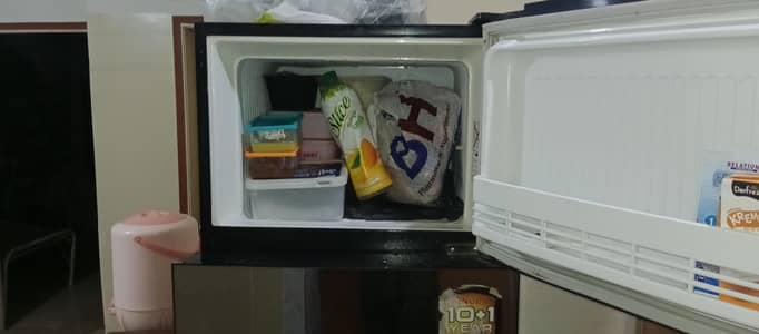 WAVES SINGER REFRIDGRATOR FOR SALE