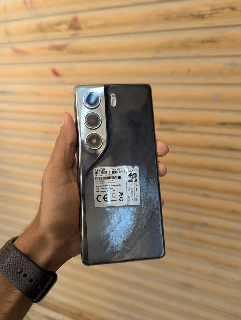 Tecno CAMON 40 0