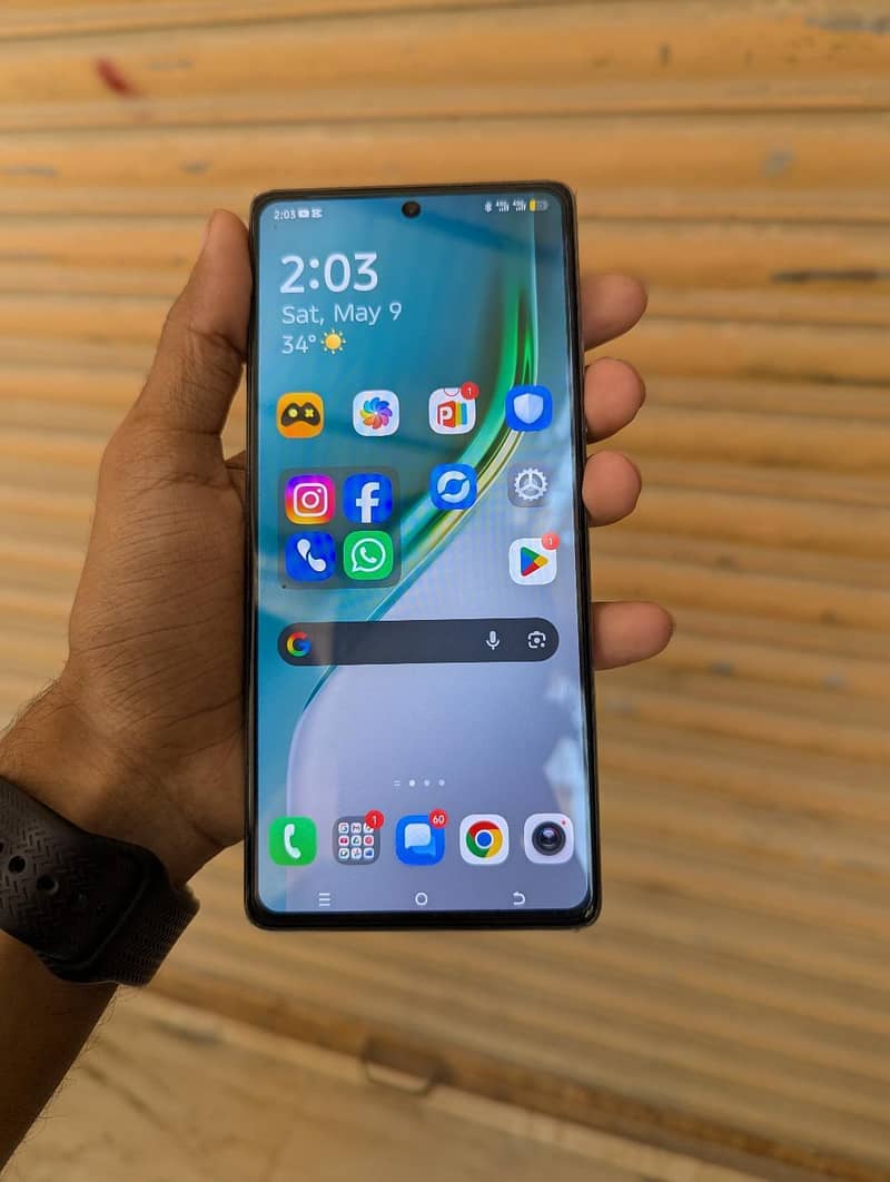 Tecno CAMON 40 1