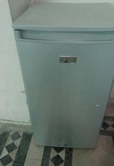 Selling Fridge used but good condition