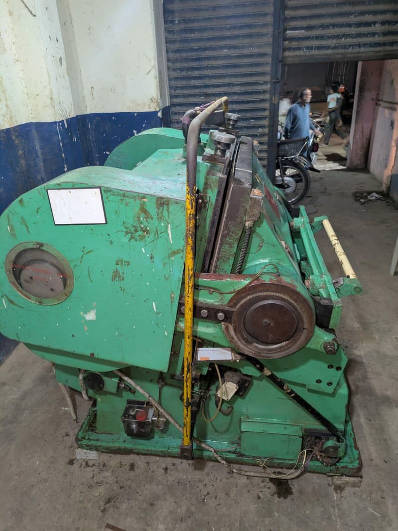 Die cutting machine 10