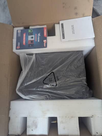 Inverex veyron 2.5 kv inverter with box