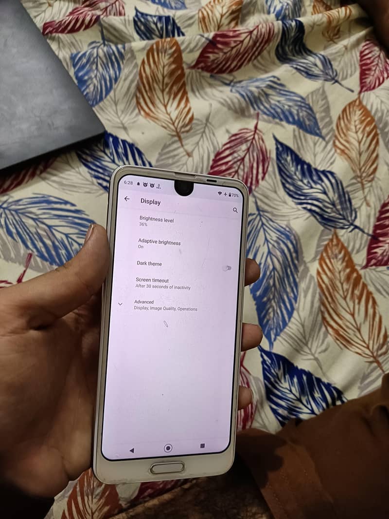 Sharp Aquos R2 4