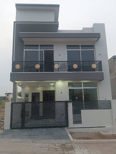 Brand New 6 Marla house 4 bedroom overseas 5 phase 8 Bahria town Rawalpindi rent